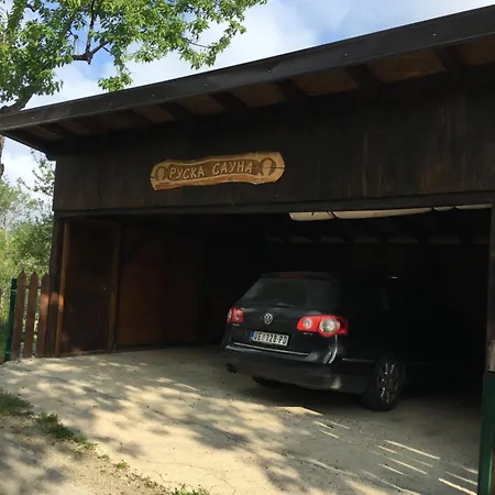 Brvnara Ruska Sauna Cajetina (Zlatibor)